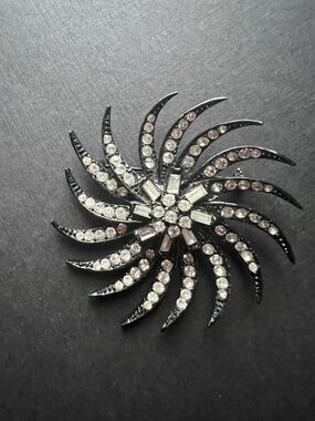 Pell Vintage Rhinestone Star Brooch